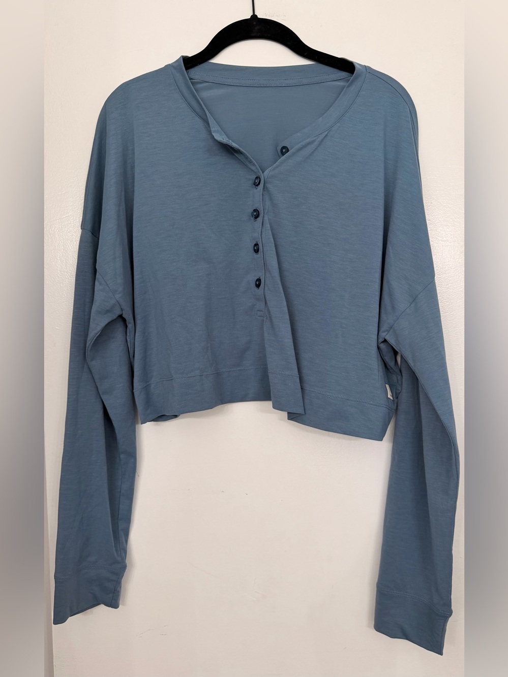 Vuori Avalon Crop Henley Long Sleeve Blue Size Large
